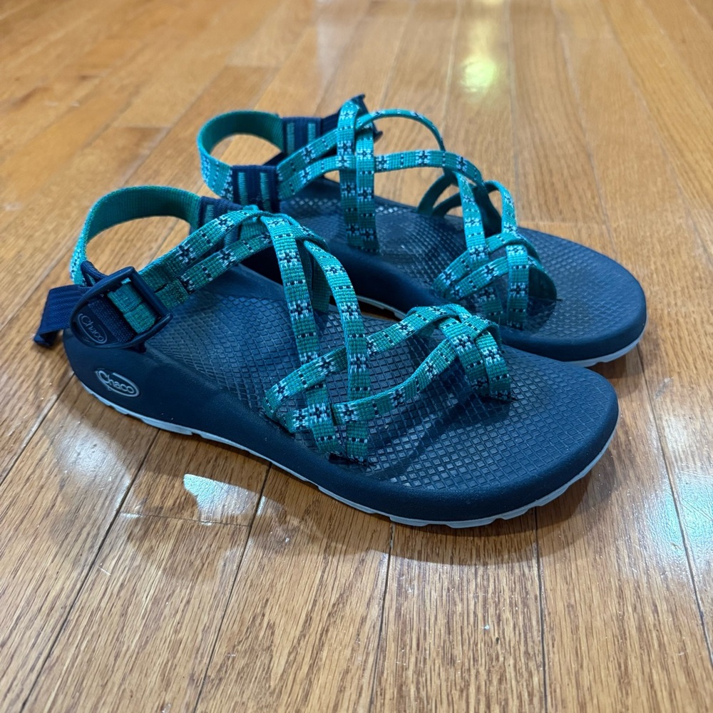Chaco Women’s 9 ZX/2 Classic Sandals Double Strap Toe Loop J106112 Chacos Green